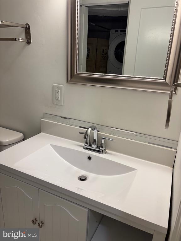 Building Photo - 44693 White Oak Ct