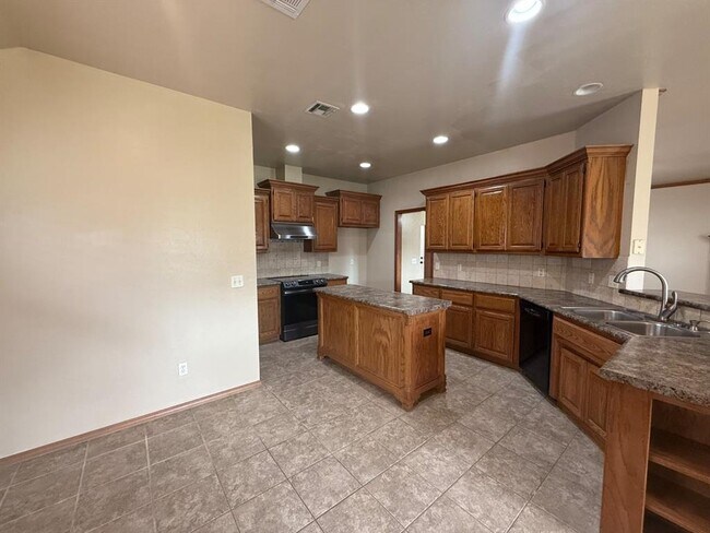 Building Photo - 616 Morningside Dr