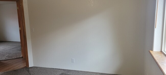 Building Photo - 2210 SW Bridge St