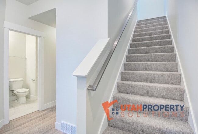 Building Photo - 408 S 980 W