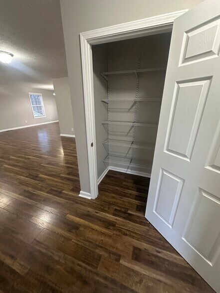 Building Photo - 4293 Bristow Rd