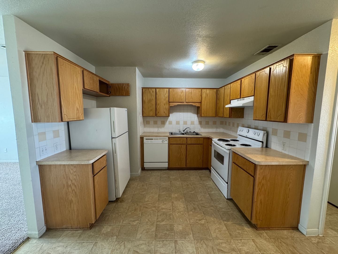 Building Photo - 400 Brittney Way