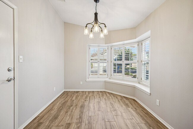 Building Photo - 127 Terrace Ln