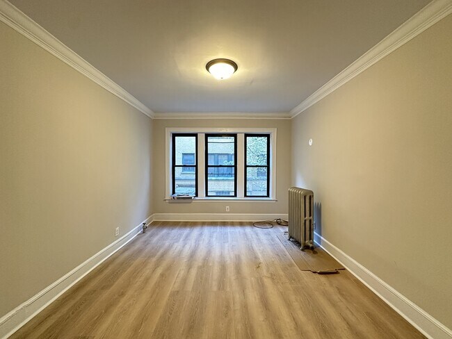 Building Photo - 2332.5 N Spaulding Ave