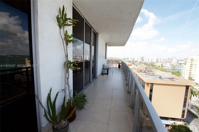 Building Photo - 7901 Hispanola Ave