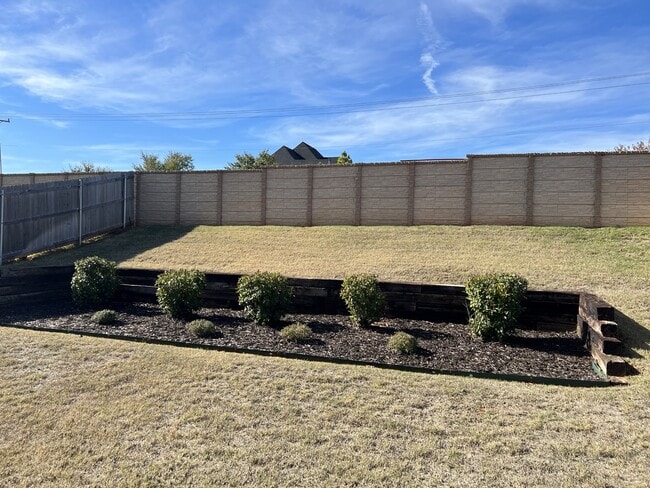 Building Photo - 13421 Watson Dr