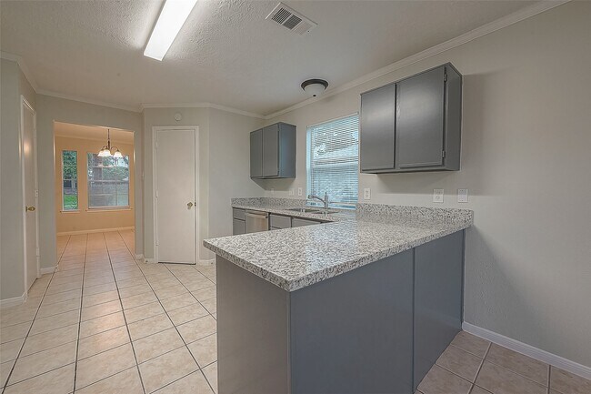Building Photo - 17523 Coventry Oaks Dr