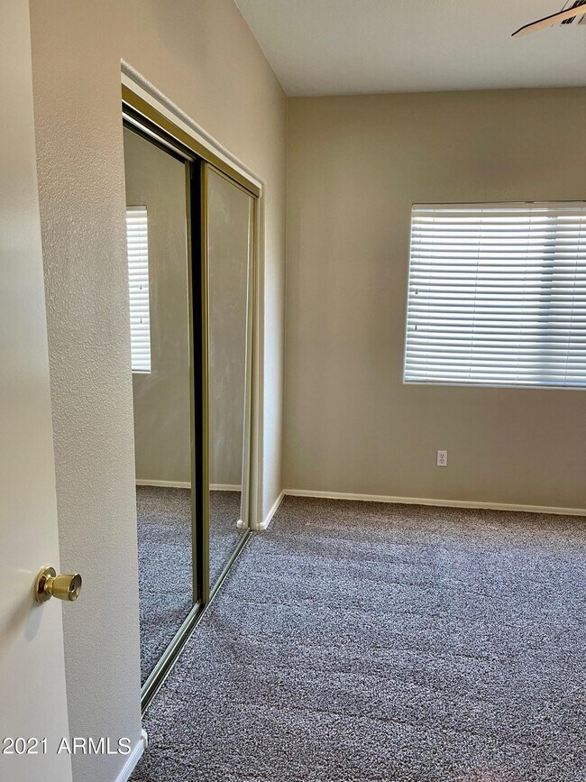 Building Photo - 23808 N Sunrise Cir