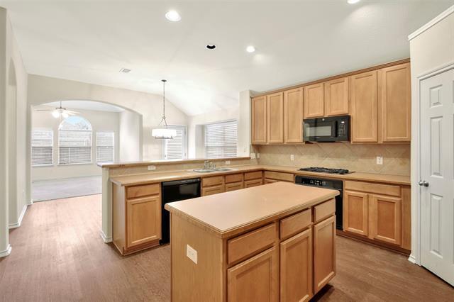 Building Photo - 9205 Regal Oaks Dr