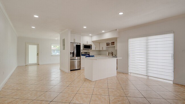 Building Photo - 2953 SW 23rd St