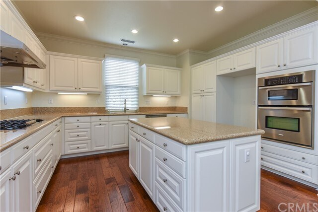 Building Photo - 42 Twin Gables