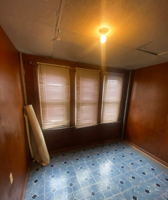 Building Photo - 8352 S Maryland Ave