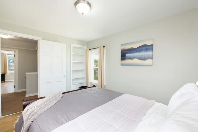 Building Photo - 3582 Silsby Rd