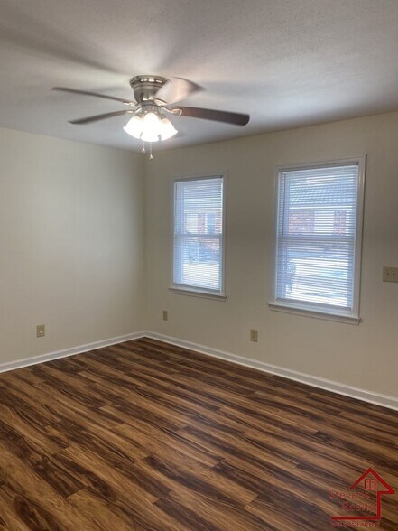 Building Photo - 500 Skyline Dr