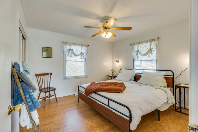 King sized bed downstairs - 21392 Lakeshore Dr