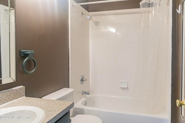 Building Photo - 2034 Belhaven Dr