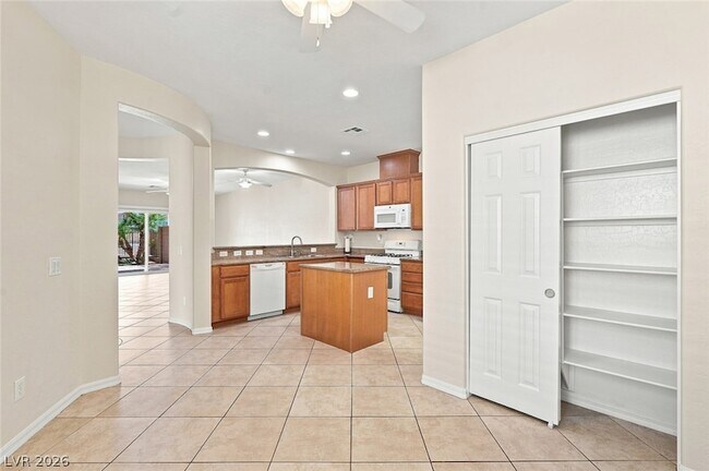 Building Photo - 8852 Regatta Bay Pl