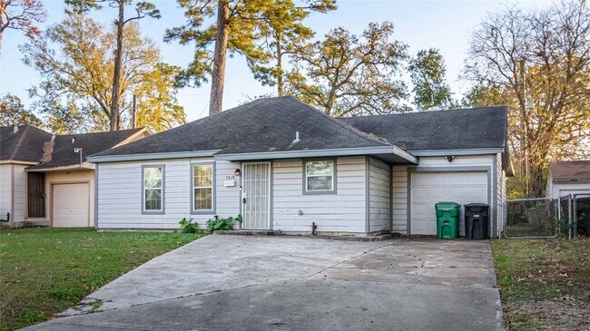 Building Photo - 3818 Blodgett St