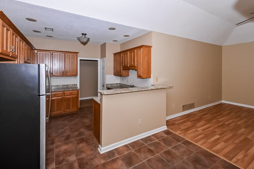 Building Photo - 9224 Chimneyrock Blvd.