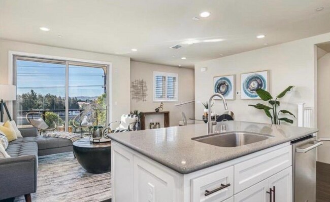 Building Photo - 833 Tranquility Cir