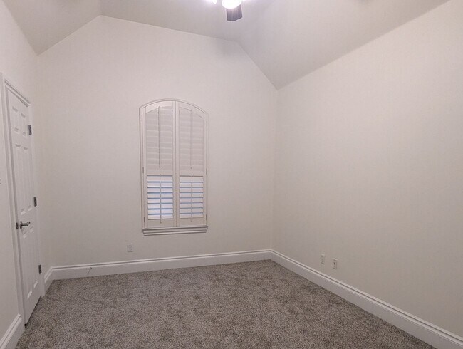 Building Photo - Serene 3 Bed / 3 Bath in Great Austin Loca...