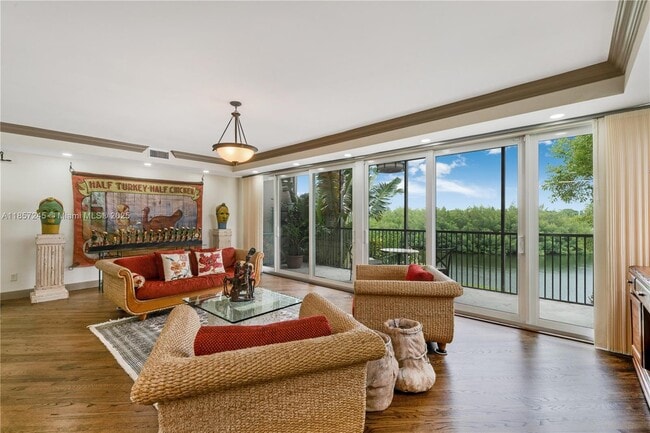 Building Photo - 6100 Paradise Point Dr
