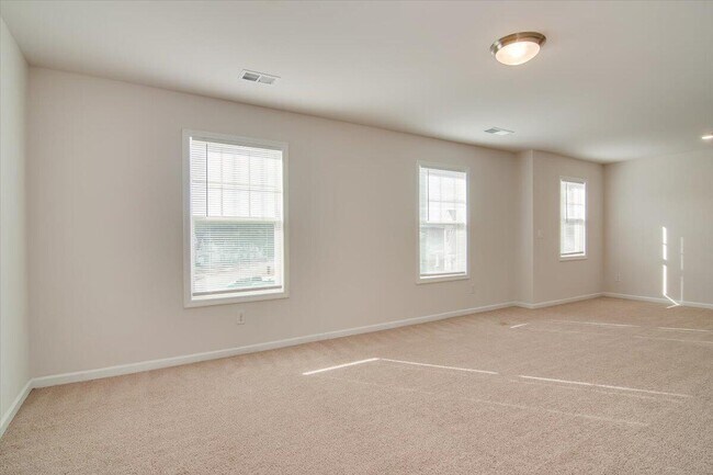 Building Photo - 6242 High Top Ln