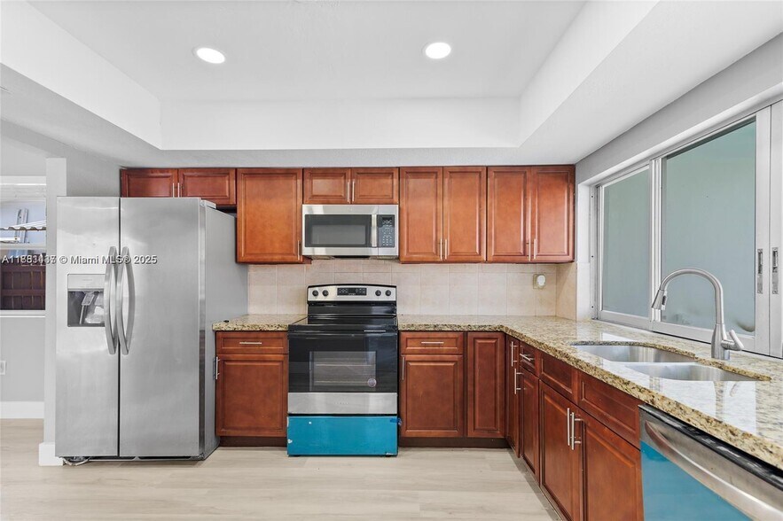 Building Photo - 7773 Coral Blvd