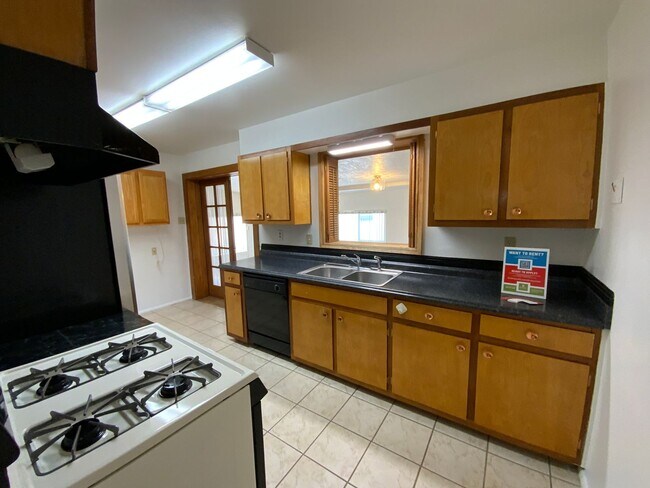 Building Photo - 3 Bedroom Single Story Home Available Near Eubank Blvd NE & Indian School Rd NE!