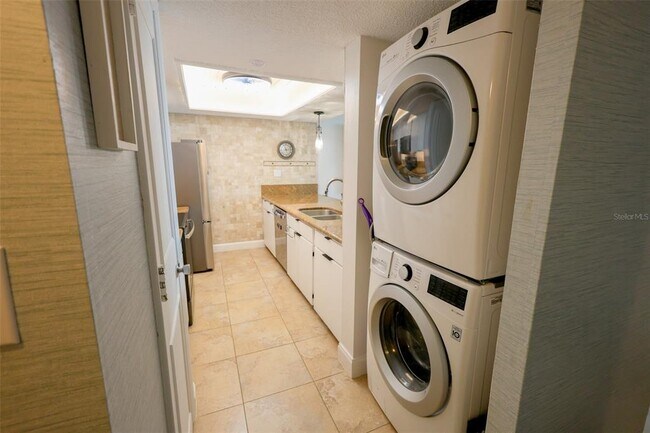 Building Photo - 440 S Gulfview Blvd