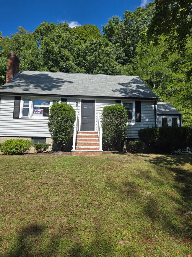 Primary Photo - 12 Cedar Dr