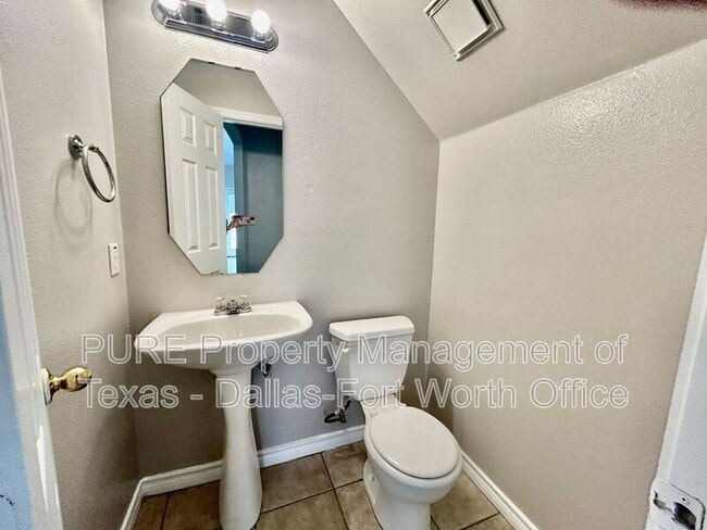 Building Photo - 4008 Cottage Park Ct