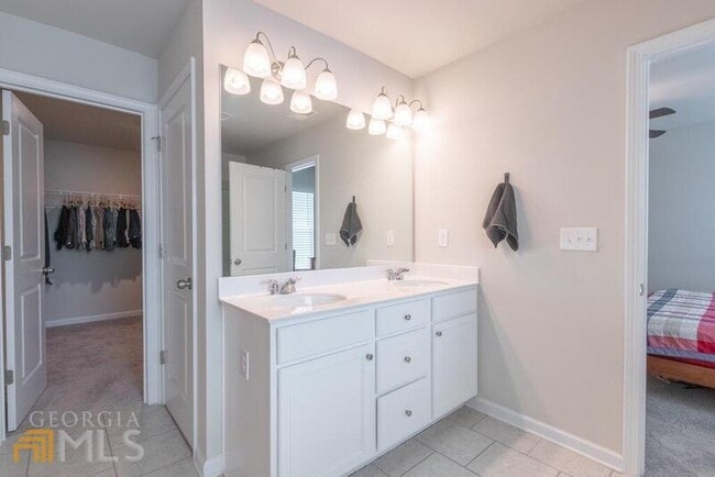 Building Photo - 3506 Lakeview Crk