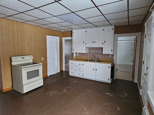 Building Photo - 248 Sutton St