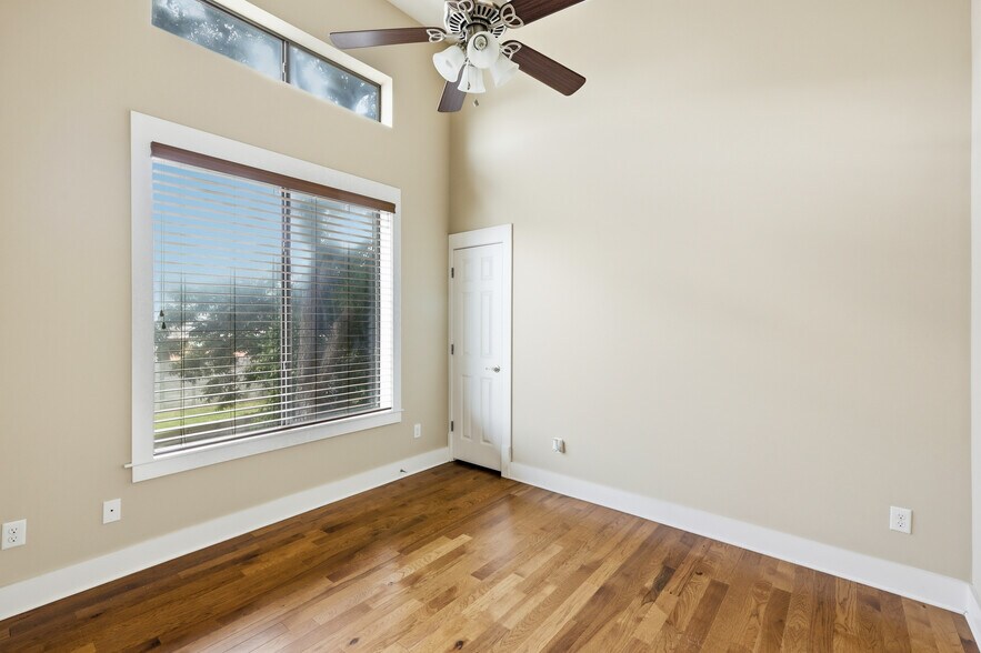 Primary Bedroom / Office - 1415 W 51st St