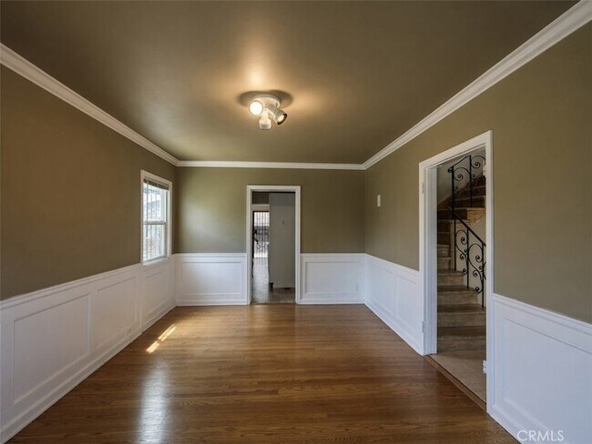 Building Photo - 3907 Edgehill Dr
