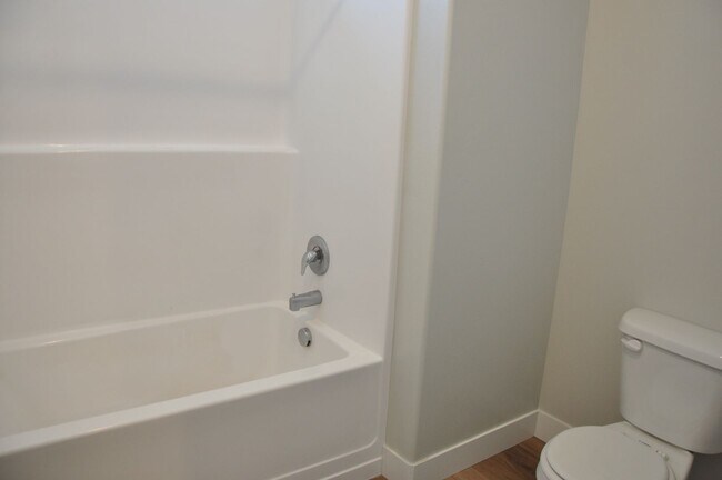 Building Photo - 3 bedroom, 2 bathroom house located in the desirable area of Saratoga Springs/ Lehi, UT