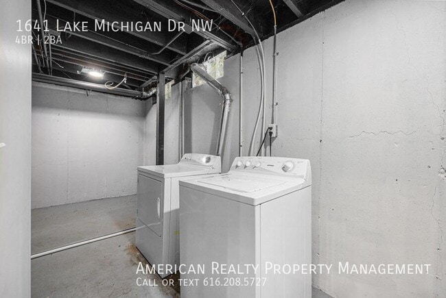 Building Photo - 1641 Lake Michigan Dr NW