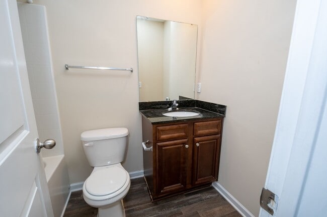 Building Photo - 3 bedroom 2.5  bath