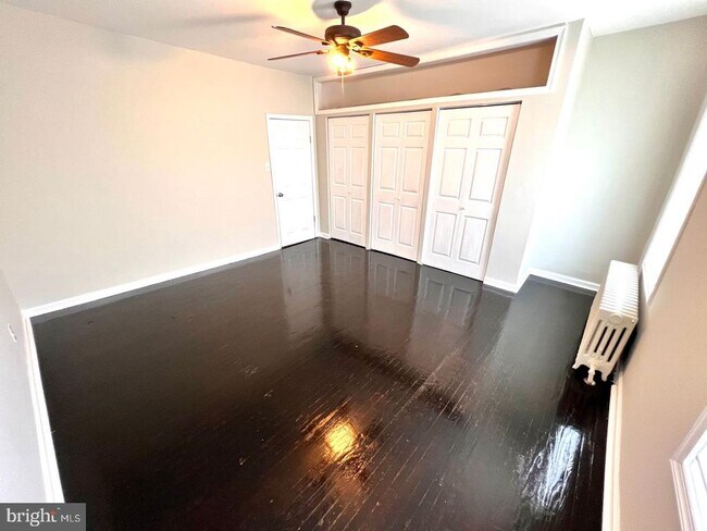 Building Photo - 2202 E Lehigh Ave