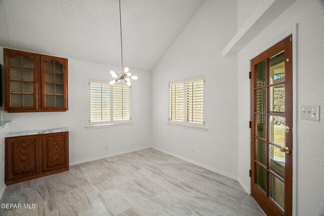 Building Photo - 568 Mogollon Cir