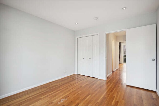 Building Photo - 242 G St SW