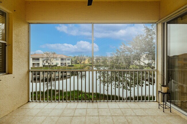 Building Photo - 12060 Lucca St