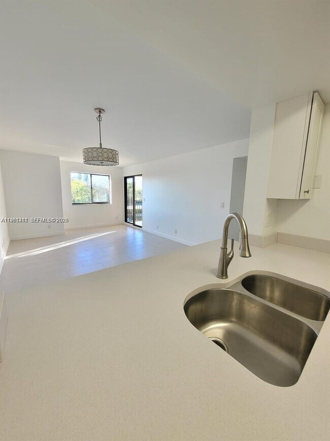 Building Photo - 10001 W Atlantic Blvd