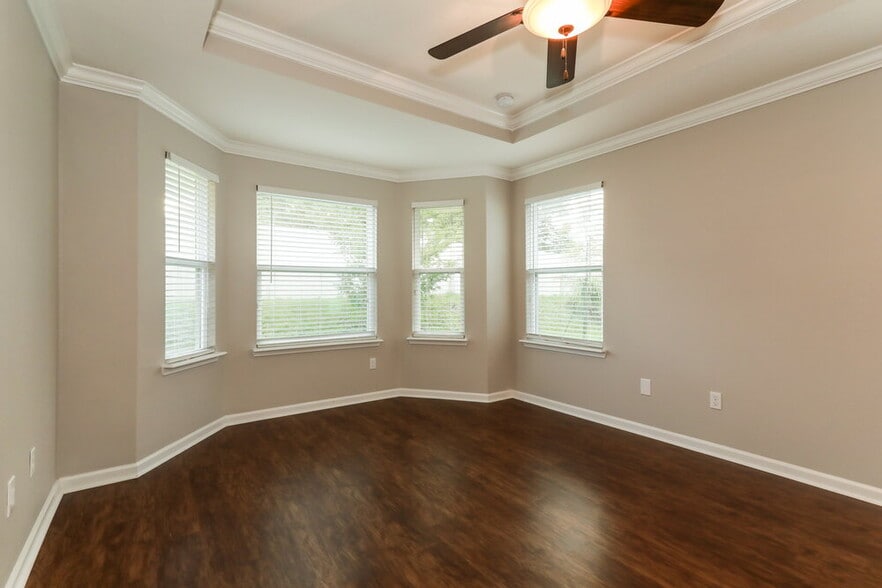 Building Photo - 2643 Salt Lake Dr