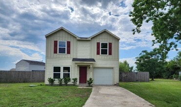 Building Photo - 207 Branch Cir