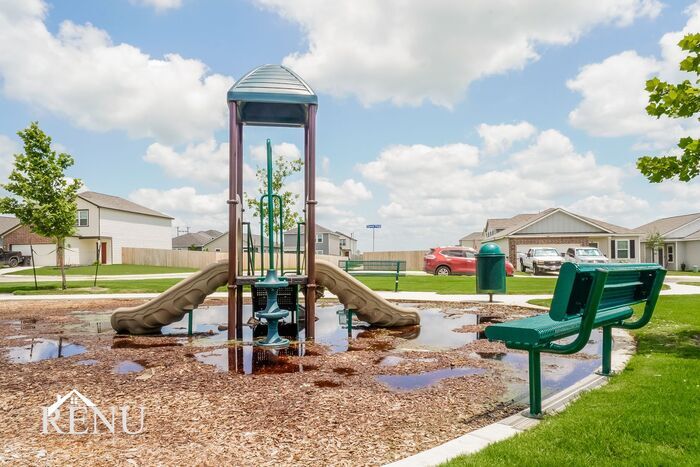 Building Photo - 5026 Firefly Hls