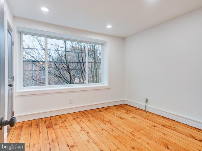 Building Photo - 1520 E Susquehanna Ave