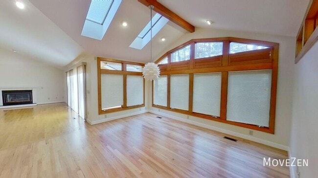 Building Photo - 2323 Ridgefield Dr