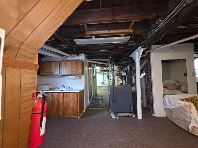 Building Photo - 97 White St